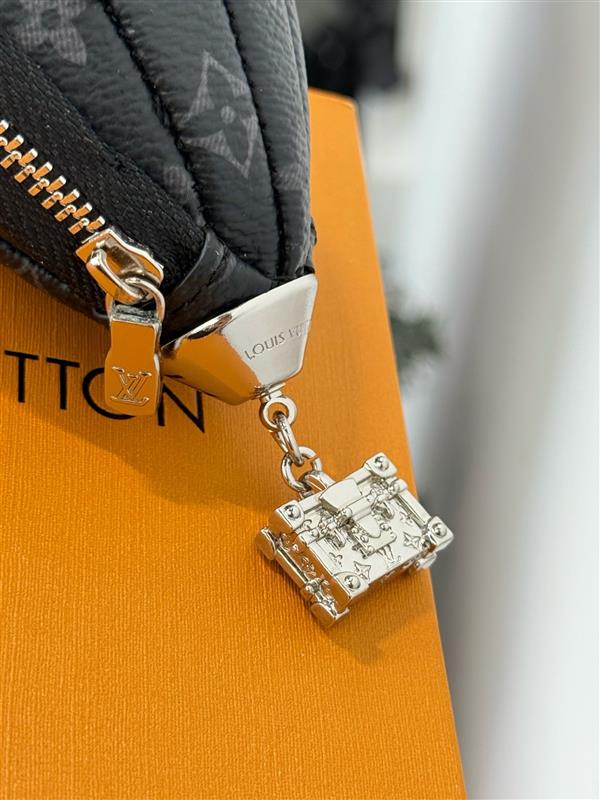 2026124151052865 740